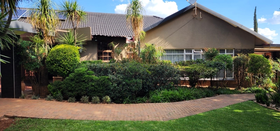 7 Bedroom Property for Sale in Flamwood North West